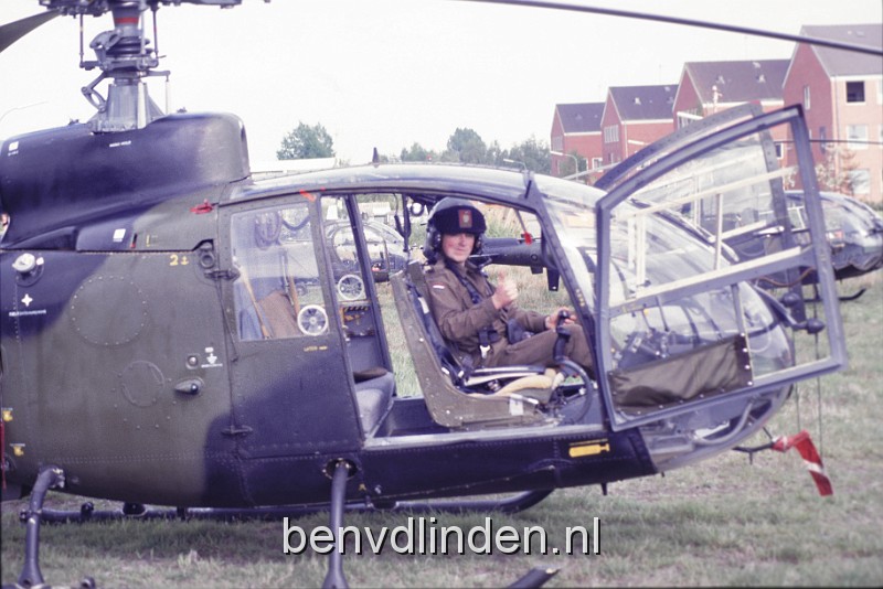 helicopters3.JPG - Een foto van mezelf in een nederlandse helicopter
