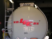 adr tankwagen 80 2676  voorbeeld van een tankwagen met een bijtende stof(kenmerk 80) met un nummer 2672. Omdat kemler hier aangeduid is, is het een 1-compartiments tankwagen.