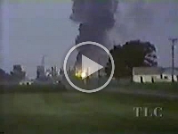 Train car explosion bleve      - YouTube    Trein met gevaarlijke stoffen in brand