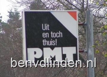 pmtbord.jpg - er staat nog 1 bord van een militair tehuis, de rest is weg
