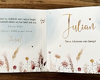 geboortekaartje julian _ binnenzijde Geboortekaartje Julian, geboren 22 juni 2022 Zoon van Laura en Peter Kleinzoon van Harrie van der Linden en Anita van der Linden - van Dijk Achterkleinzoon van...