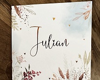 geboortekaartje julian _ voorzijde Geboortekaartje Julian geboren 22 juni 2022 Zoon van Laura en Peter Kleinzoon van Harrie van der Linden en Anita van der Linden - van Dijk Achterkleinzoon van...